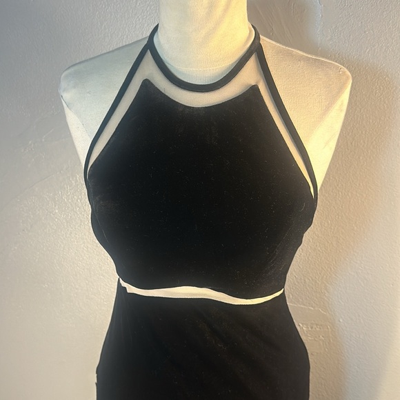 Velvet black dress see through cream fabric net by Xscape Size 8 - Picture 2 of 8